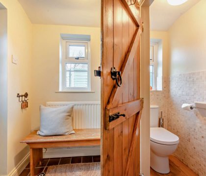 Rose Cottage Cloakroom - StayCotswold