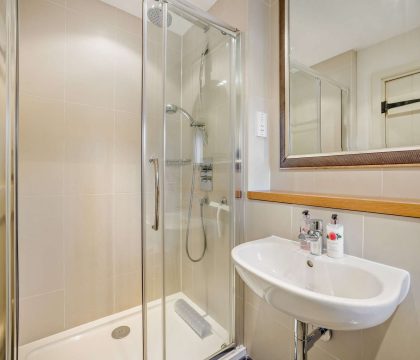 The Byres Shower Room - StayCotswold