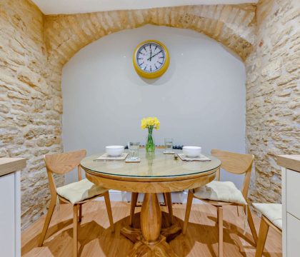 The Old Workshop Dining Area - StayCotswold