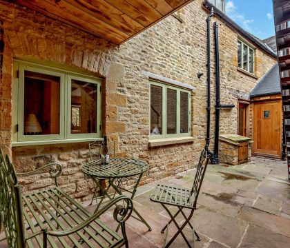 The Old Workshop Courtyard - StayCotswold