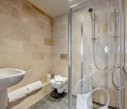 Maize Shower Room - StayCotswold