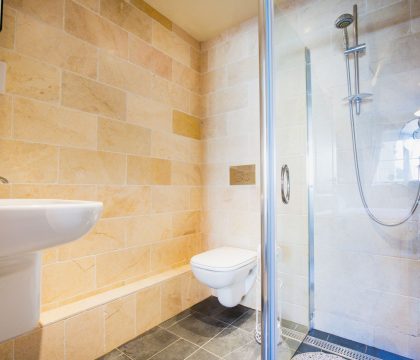 Maize Shower Room - StayCotswold