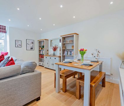 Vine Cottage Dining Area - StayCotswold