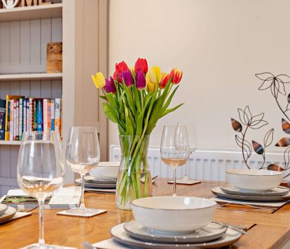 Vine Cottage Dining Area - StayCotswold