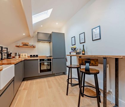 Vine Cottage Kitchen - StayCotswold