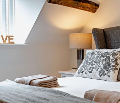 Vine Cottage Master Bedroom - StayCotswold