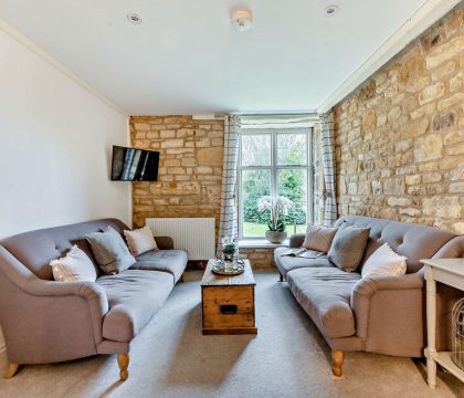 Badgers Den Sitting Room - StayCotswold
