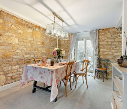 Badgers Den Dining Area - StayCotswold
