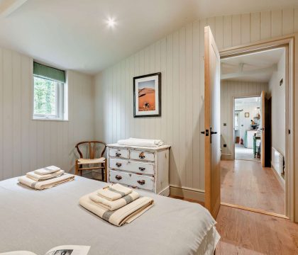 Keepers Stable Master Bedroom - StayCotswold