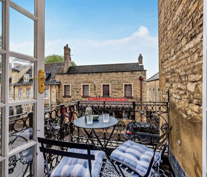 Molls Yard Balcony - StayCotswold