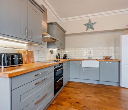 Molls Yard Kitchen - StayCotswold