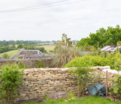 Lilly Bee Cottage Garden - StayCotswold