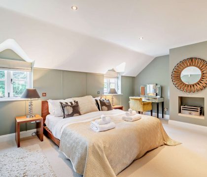 Pear Tree Cottage, The Oddingtons Master Bedroom - StayCotswold