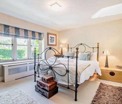 Pear Tree Cottage, The Oddingtons Bedroom 2 - StayCotswold