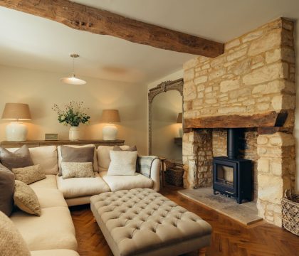 Brook Cottage Living Room - StayCotswolds 