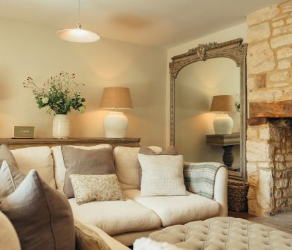 Brook Cottage Living Room - StayCotswolds 