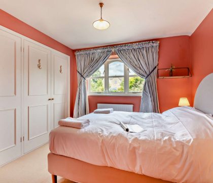 Buttercup Cottage Bedroom 2 - StayCotswold