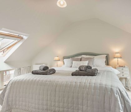 Upper Barn Master Bedroom - StayCotswold