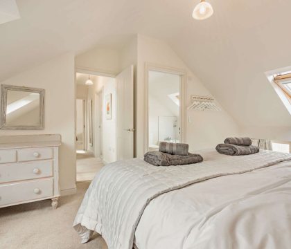 Upper Barn Master Bedroom - StayCotswold