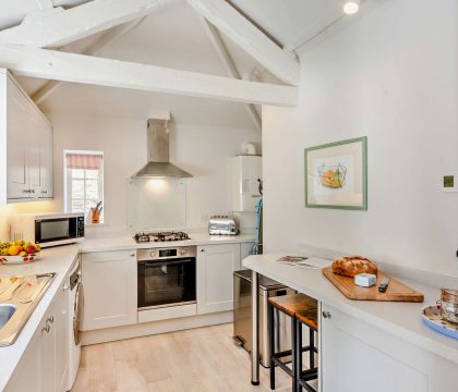 Lower Barn Kitchen - StayCotswold