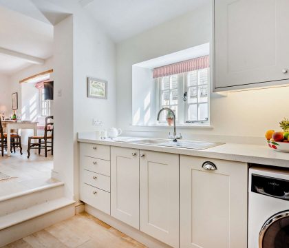 Lower Barn Kitchen - StayCotswold