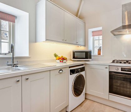 Lower Barn Kitchen - StayCotswold