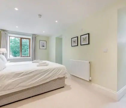 Waterhead Barn Master Bedroom - StayCotswold