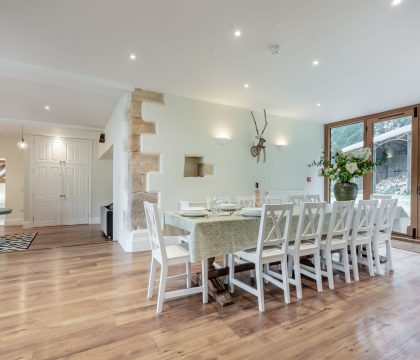 Waterhead Dining Area - StayCotswold