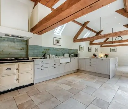 Waterhead Barn Kitchen - StayCotswold