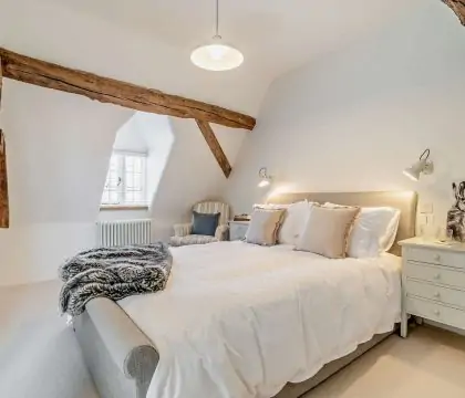 Butcher's Flat Bedroom 2 - StayCotswold