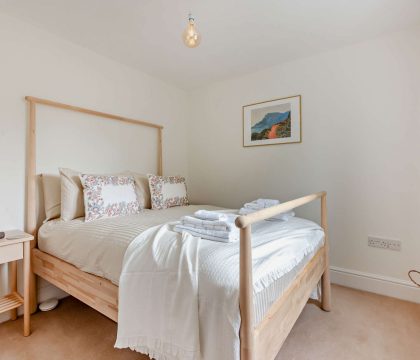 5 Stone Cottage Bedroom 2 - StayCotswold