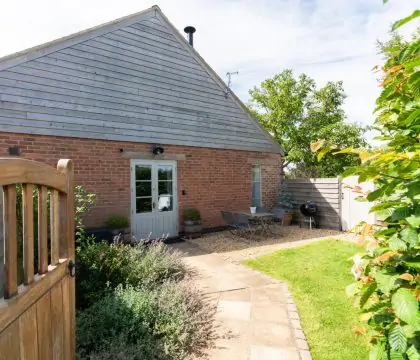 Furrow Barn Garden - StayCotswold