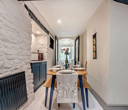 Elephant Cottage Dining Area - StayCotswold