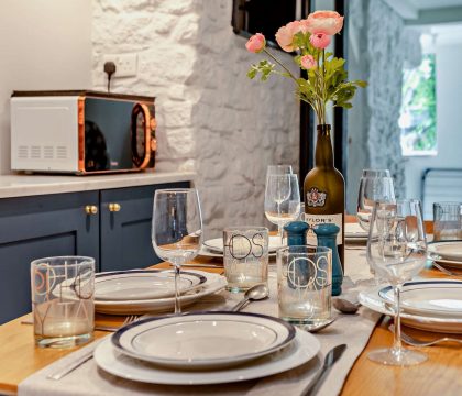 Elephant Cottage Dining Area - StayCotswold