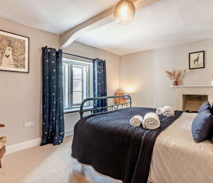 Elephant Cottage Bedroom 2 - StayCotswold