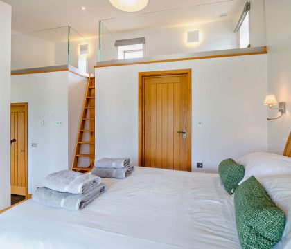 Ash Barn Master Bedroom - StayCotswold