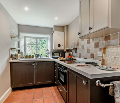 Top Cottage Kitchen - StayCotswold