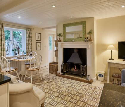 Guinea Cottage Sitting Area - StayCotswold