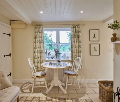 Guinea Cottage Dining Area - StayCotswold