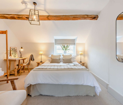 Rosewood Cottage Master Bedroom - StayCotswold