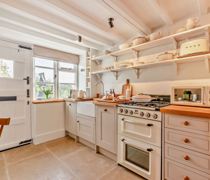 Rosewood Cottage Kitchen - StayCotswold