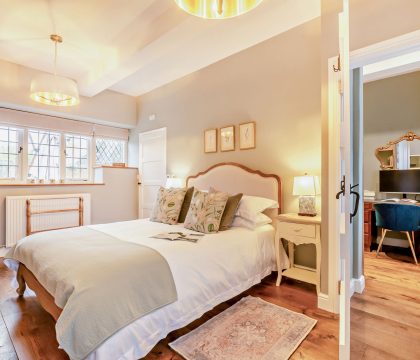 Rex Cottage Master Bedroom - StayCotswold