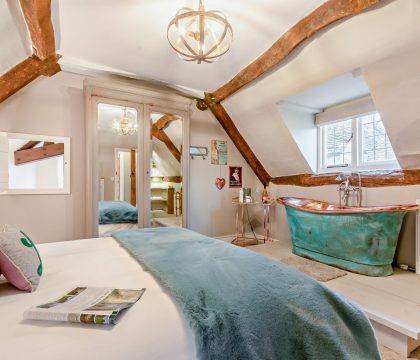 Rex Cottage Bedroom 2 - StayCotswold