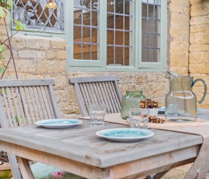 Rex Cottage Courtyard - StayCotswold