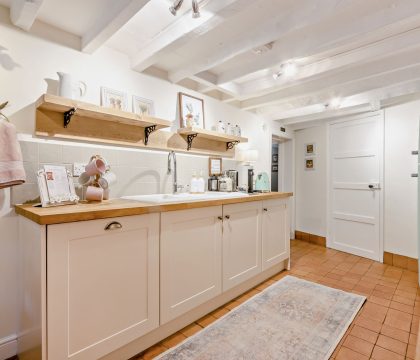 Rex Cottage Kitchen - StayCotswold