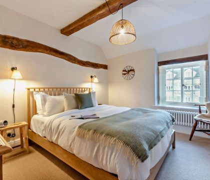 Little Cottage Master Bedroom- StayCotswold