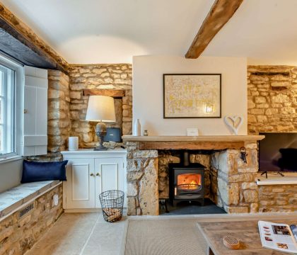 Little Cottage Sitting Room - StayCotswold