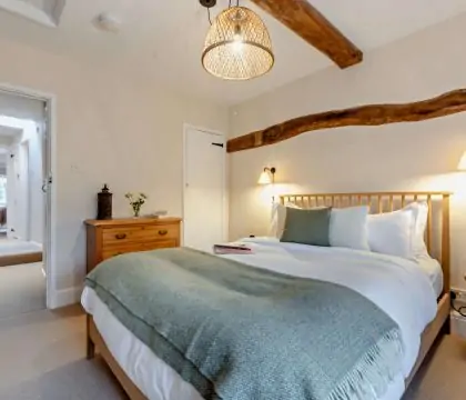 Little Cottage Master Bedroom- StayCotswold