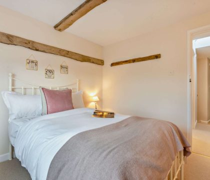 Little Cottage Bedroom 2 - StayCotswold