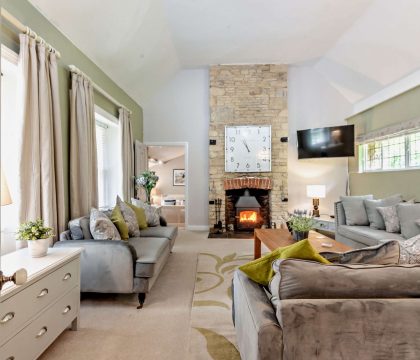 Lakeside House Sitting Room - StayCotswold